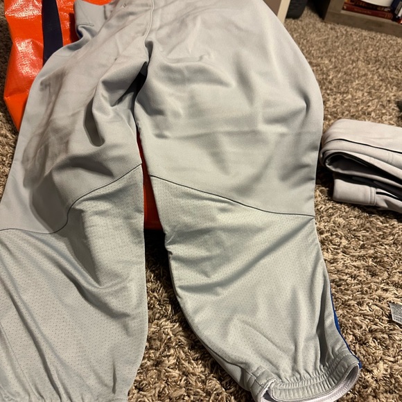 Nike men’s knicker baseball pants. Size small. Gray with royal blue piping - Picture 4 of 4